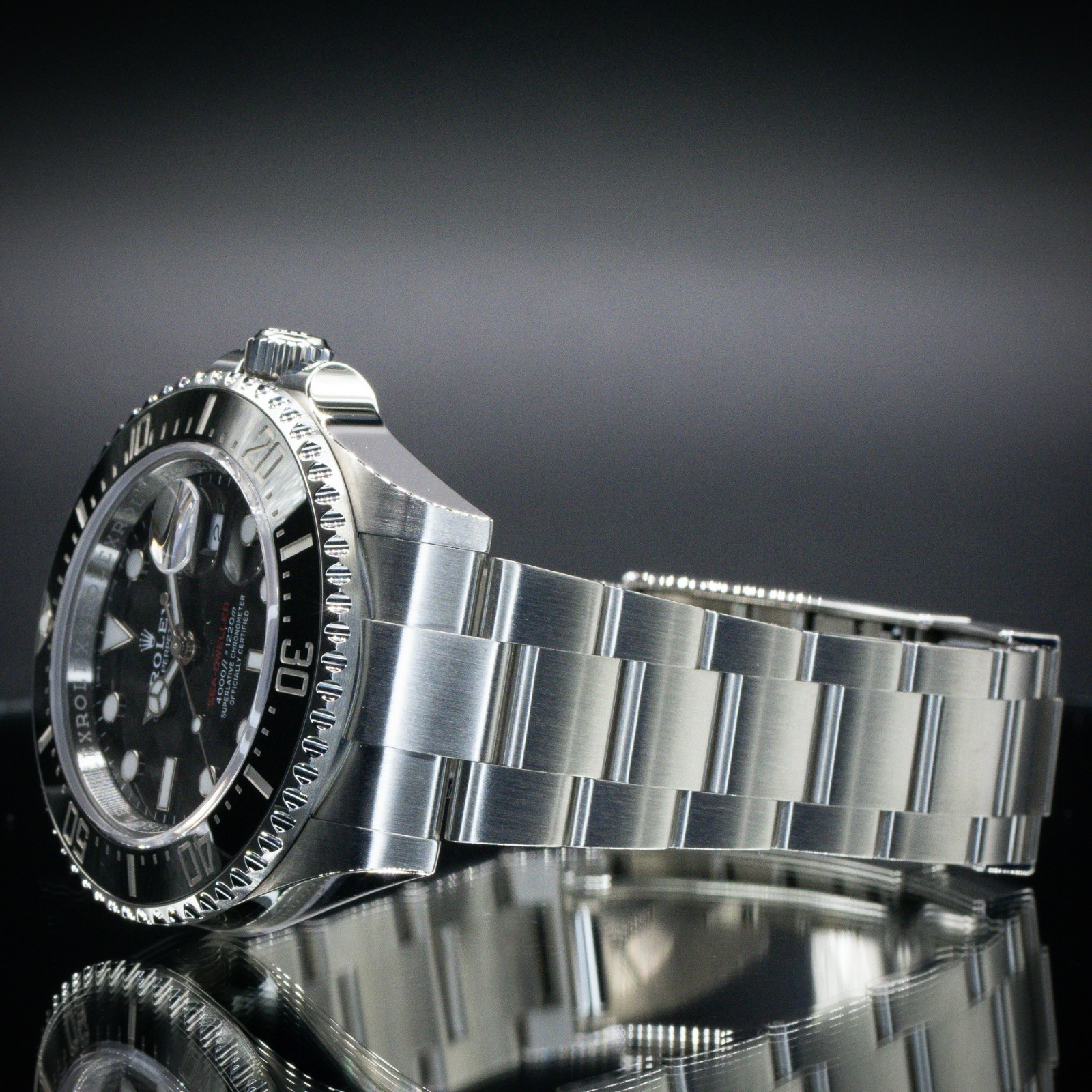 ROLEX Sea-Dweller 43mm “Single Red” | Oystersteel | Ref. 126600 | Full Set
