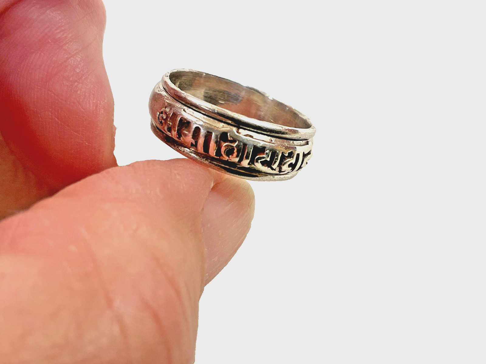 Sterling Silvr Tibetan Prayer Mantra Meditation Ring – Om Mani Padme Hum Sz 8.25
