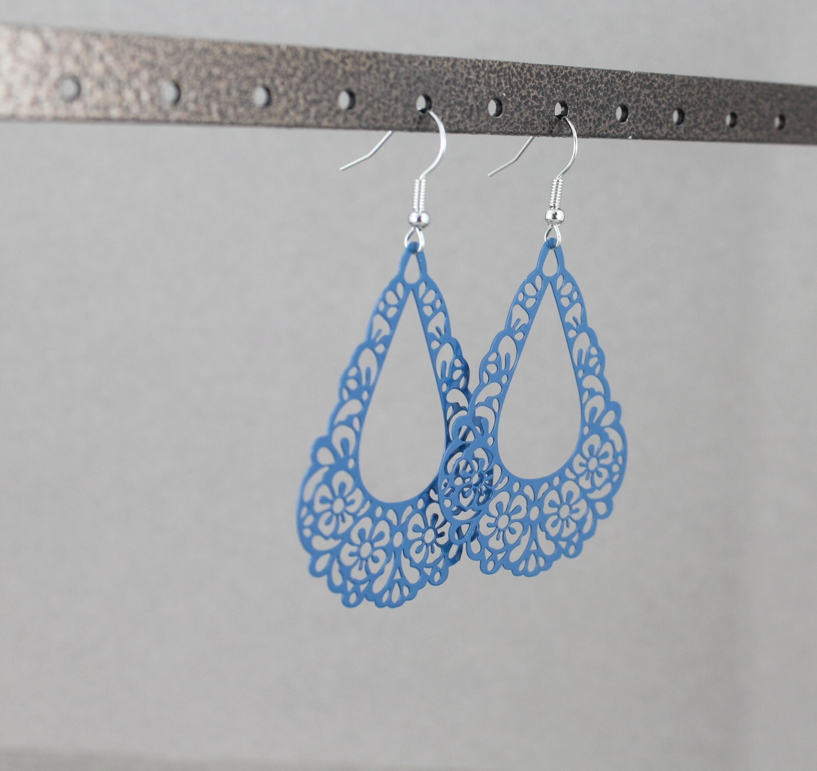 Blue Teal earrings teardrop dangle VERY lightweight filigree 2.5″ long floral