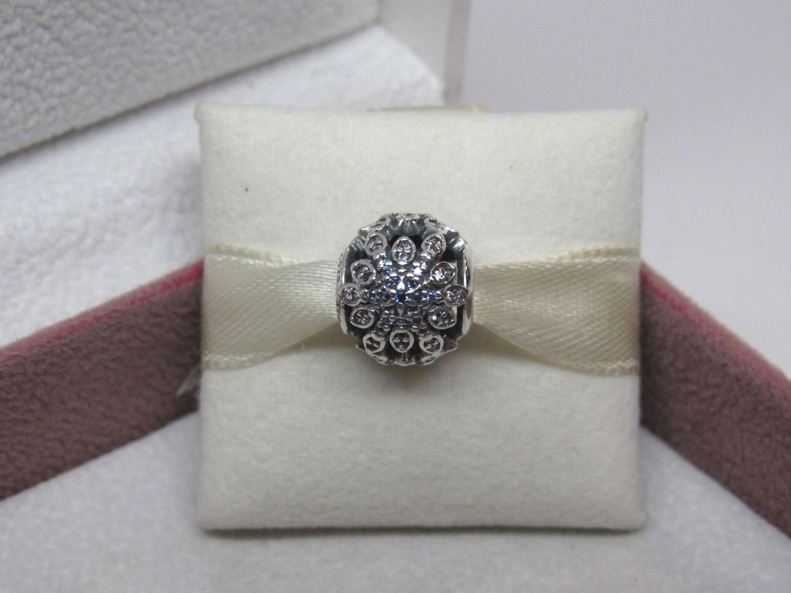 New NO BOX Pandora Crystalized Snowflakes Charm 791760NBLMX Holiday Winter