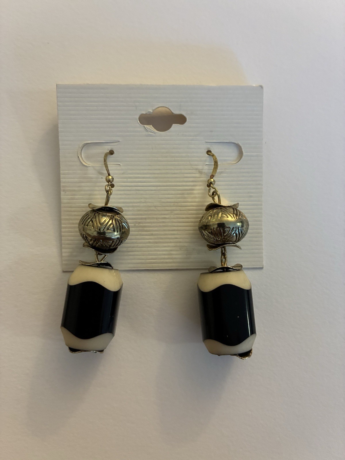 Black White Gold Tone Dangle/Drop Hook Earrings Metal Plastic No Stone China