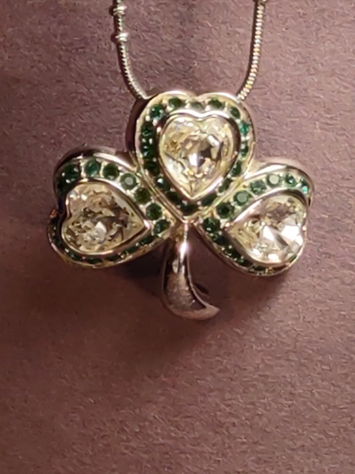 Irish Celtic Crystal 3 Leaf Heart Clover Necklace With Green Stones W/ Pouch