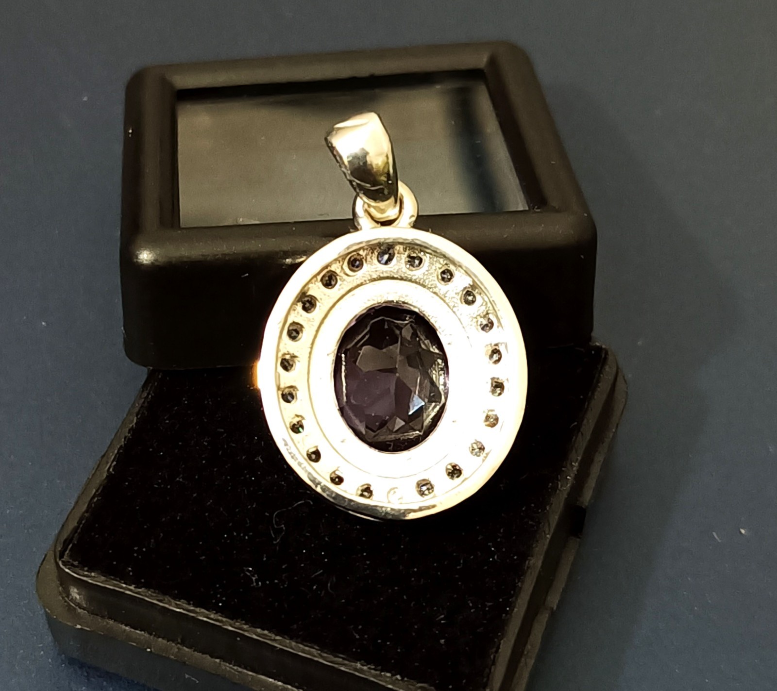 16.60 Ct Natural Alexandrite Pendant – Certified Color-Change Gem in Silver 925