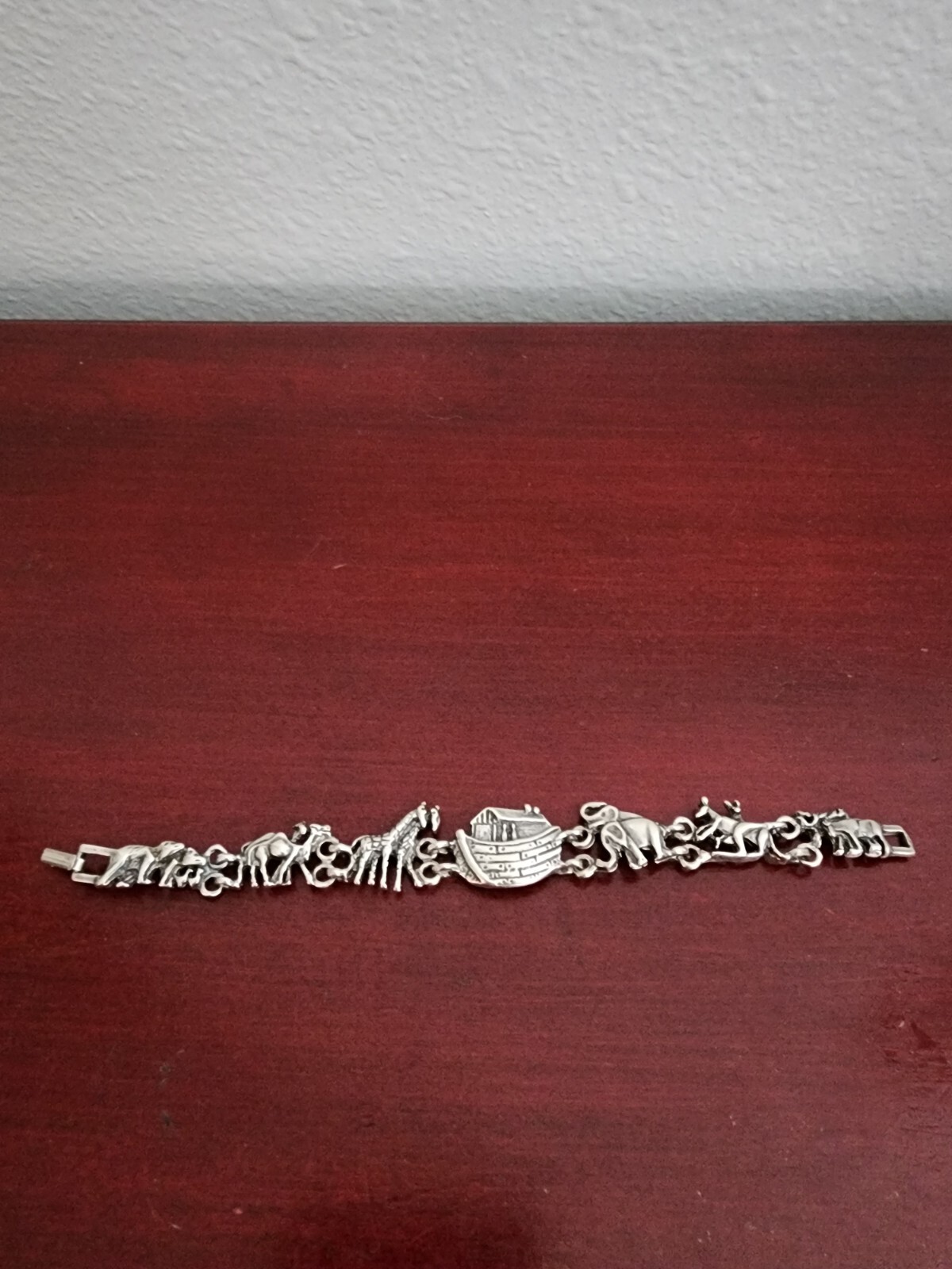 VINTAGE STERLING SILVER NOAH’S ARK LINKS BRACELET. 7″