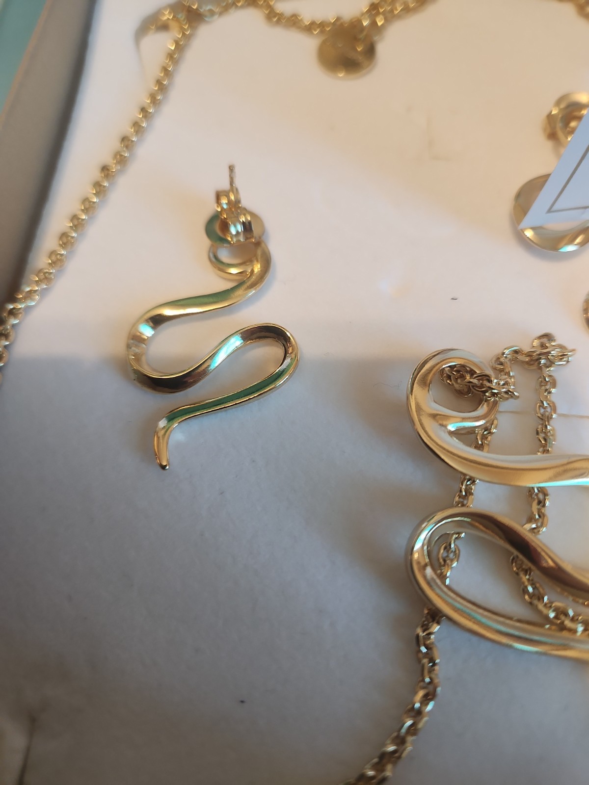 UNOAERRE Complete Set Long Chain + Stylized Snake Pendant Earrings