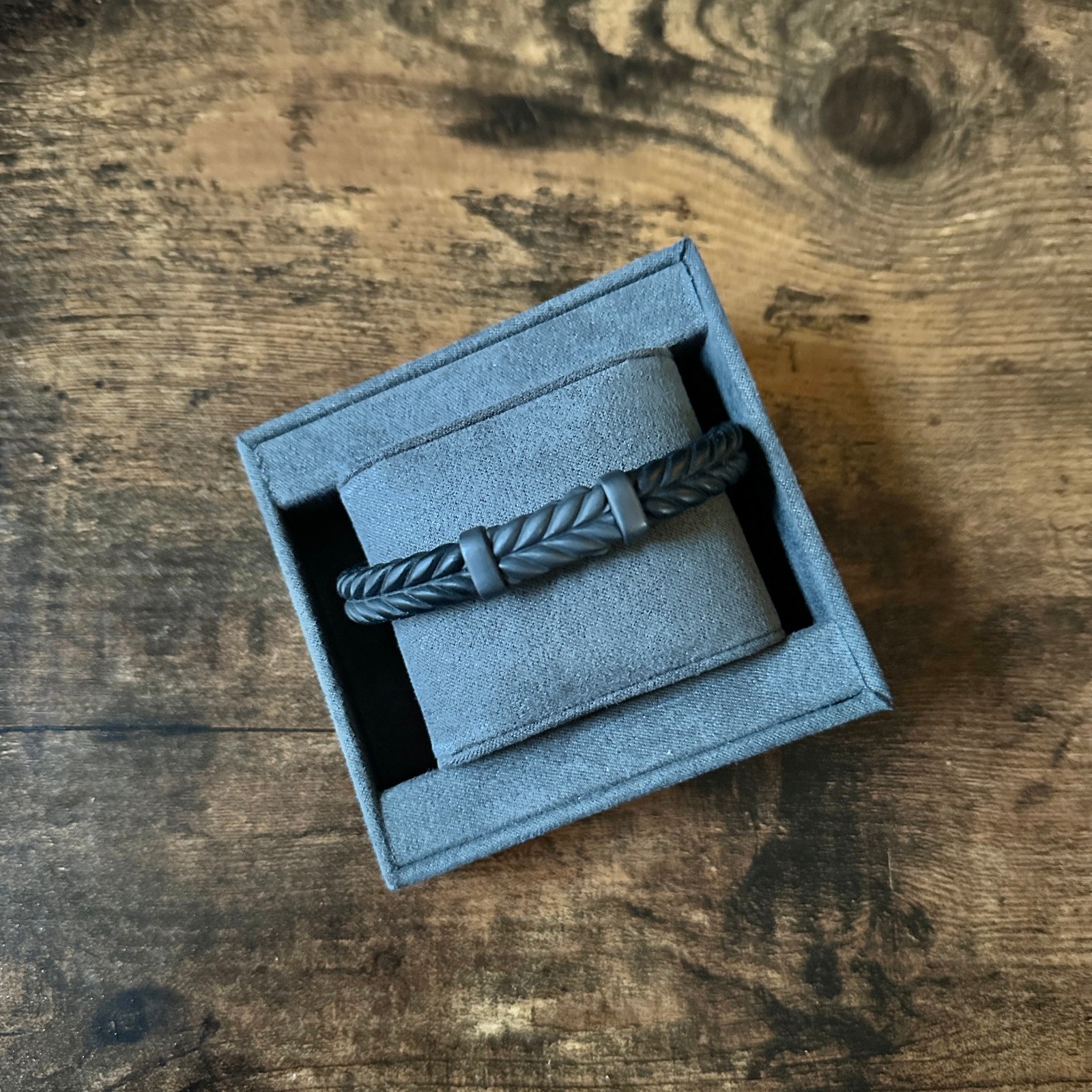 David Yurman Chevron Bracelet in Black Rubber w/ Black Titanium – 9mm – Medium