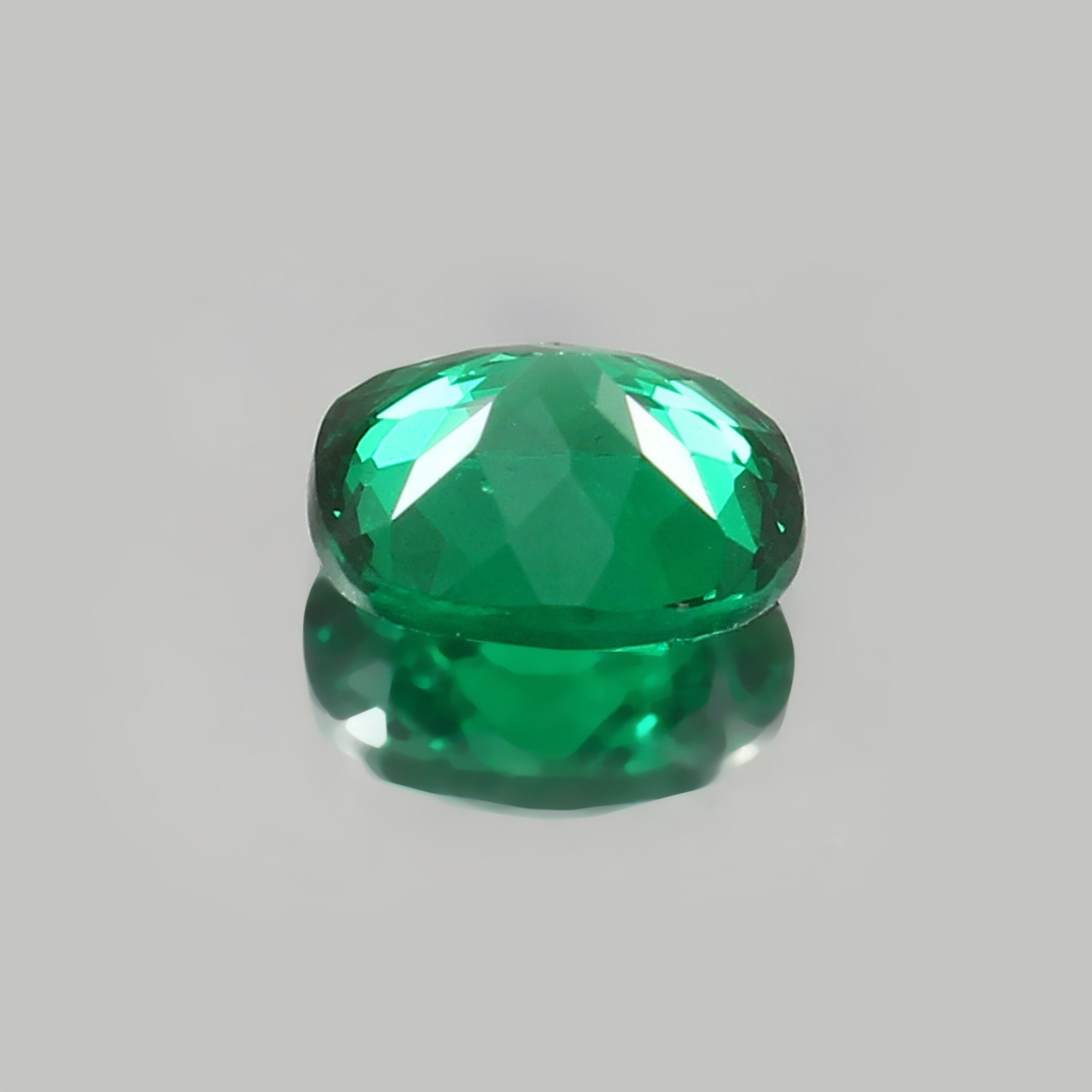 Fine Quality Hydrothermal Colombian Emerald Loose Cushion Gemstone Cut 16×14 MM