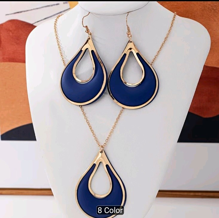 Gold Tone Teardrop Necklace & Earrings Set Pendant No Stone Blue