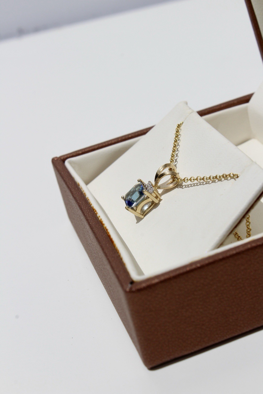 Alexandrite & Diamond Pendant, 1.37 Carats 10K Gold