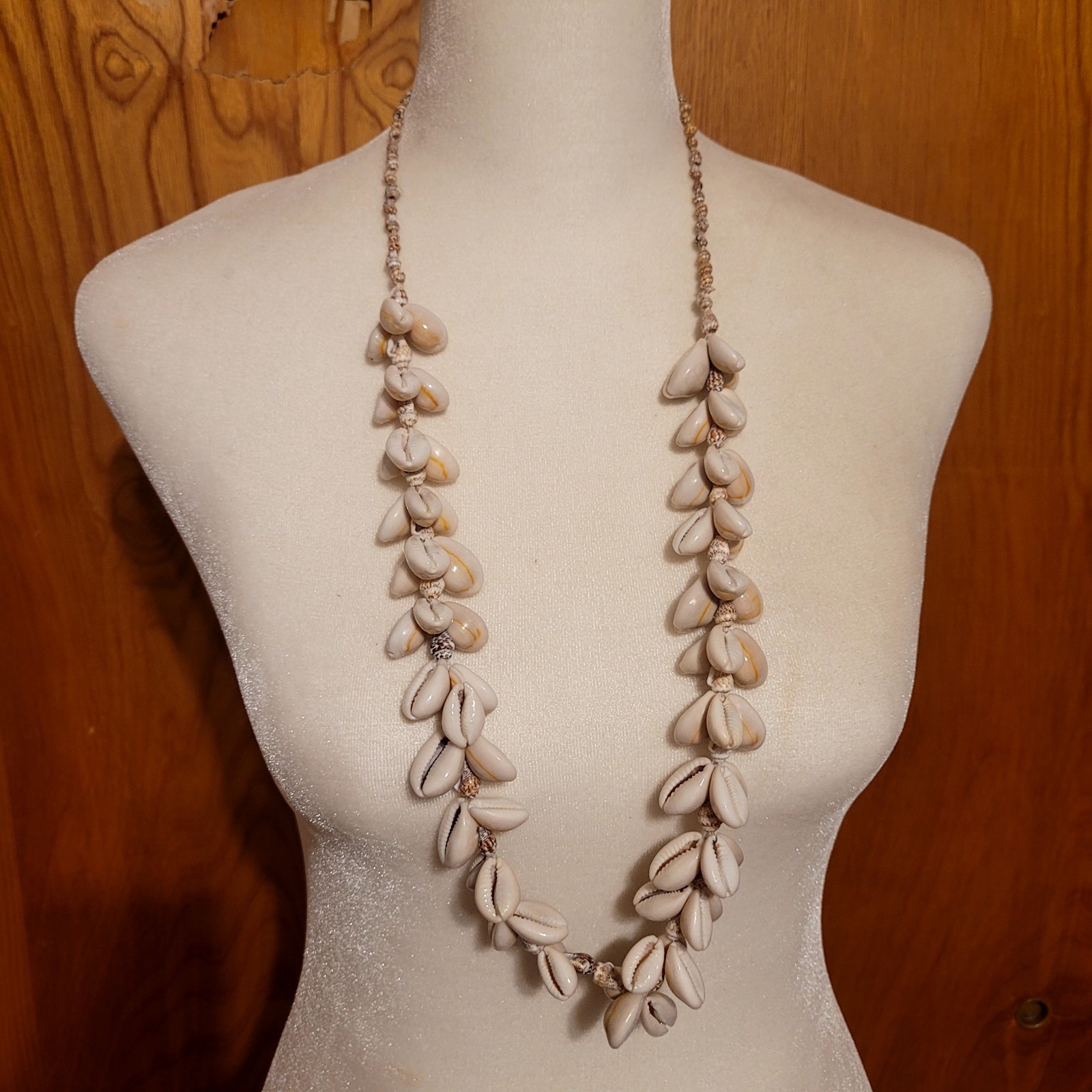 Beaded Natural Beige Shell Necklace No Clasp Teardrop Charm Beach Boho