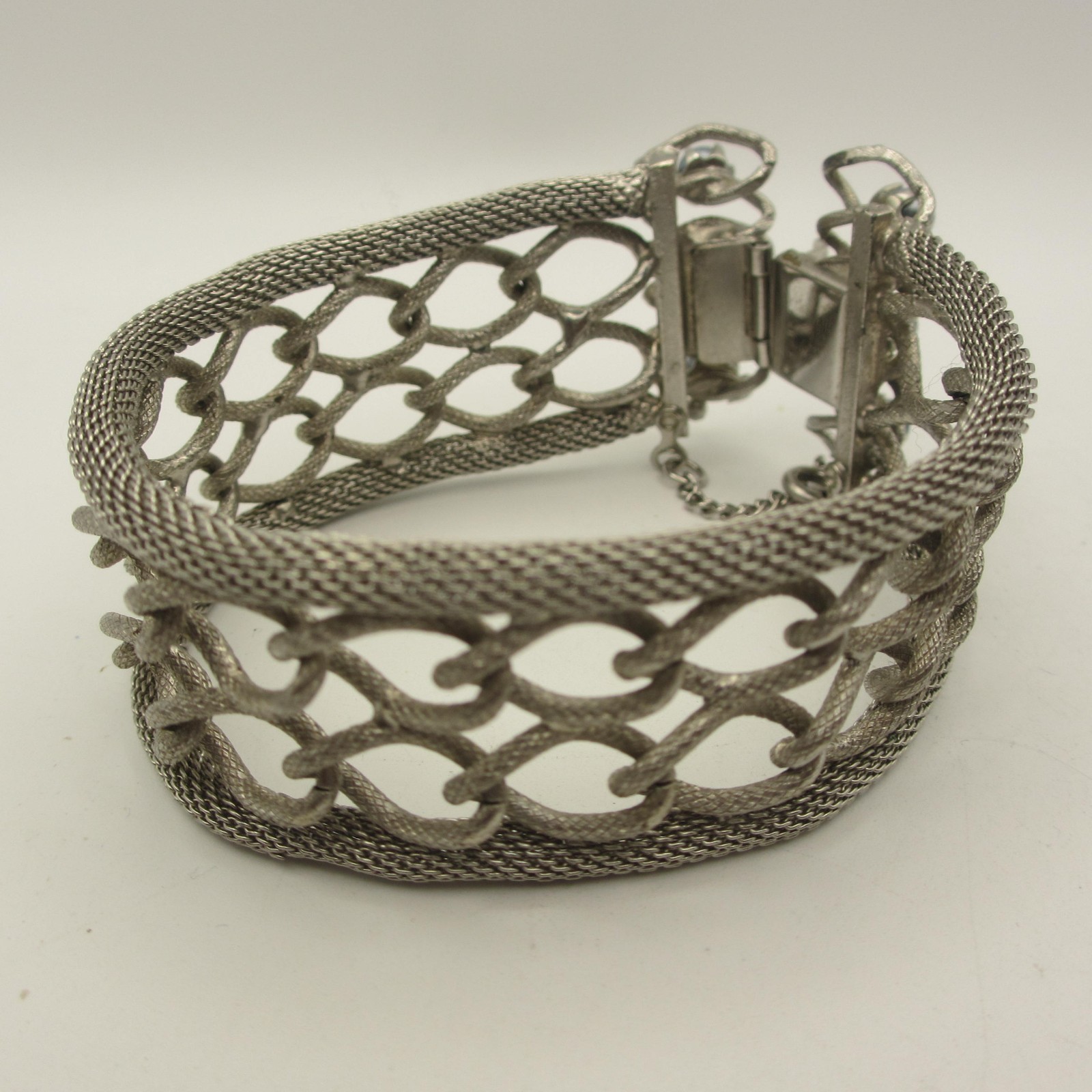 Vintage Mesh Bracelet Twisted Links Blue Bead Accents Safety Chain Silver Tone