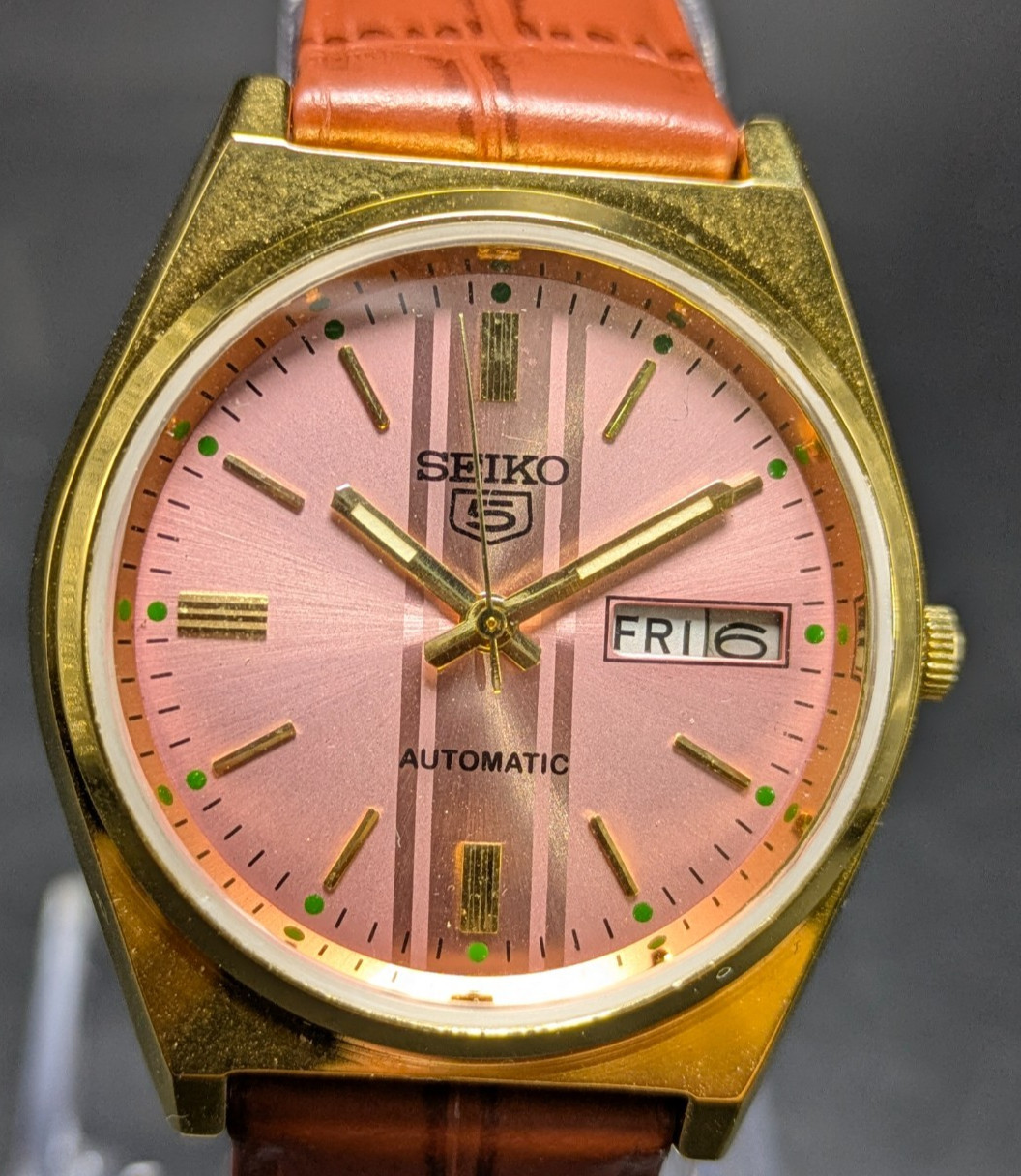Vintage Seiko 5 automatic day date movement no. 6309A japan made men’s watch