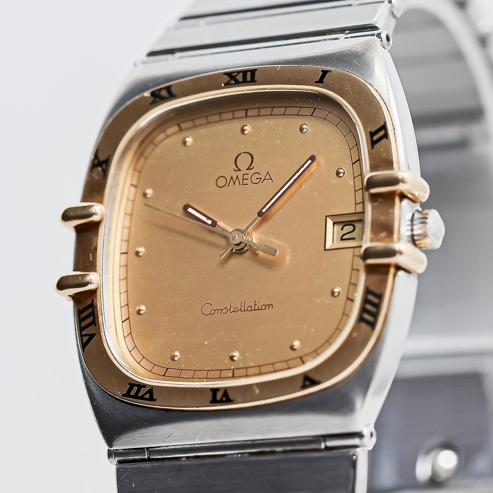 *NEAR MINT* Vintage OMEGA Constellation Cal.1430 Quartz Date Gold Roman 31mm Men