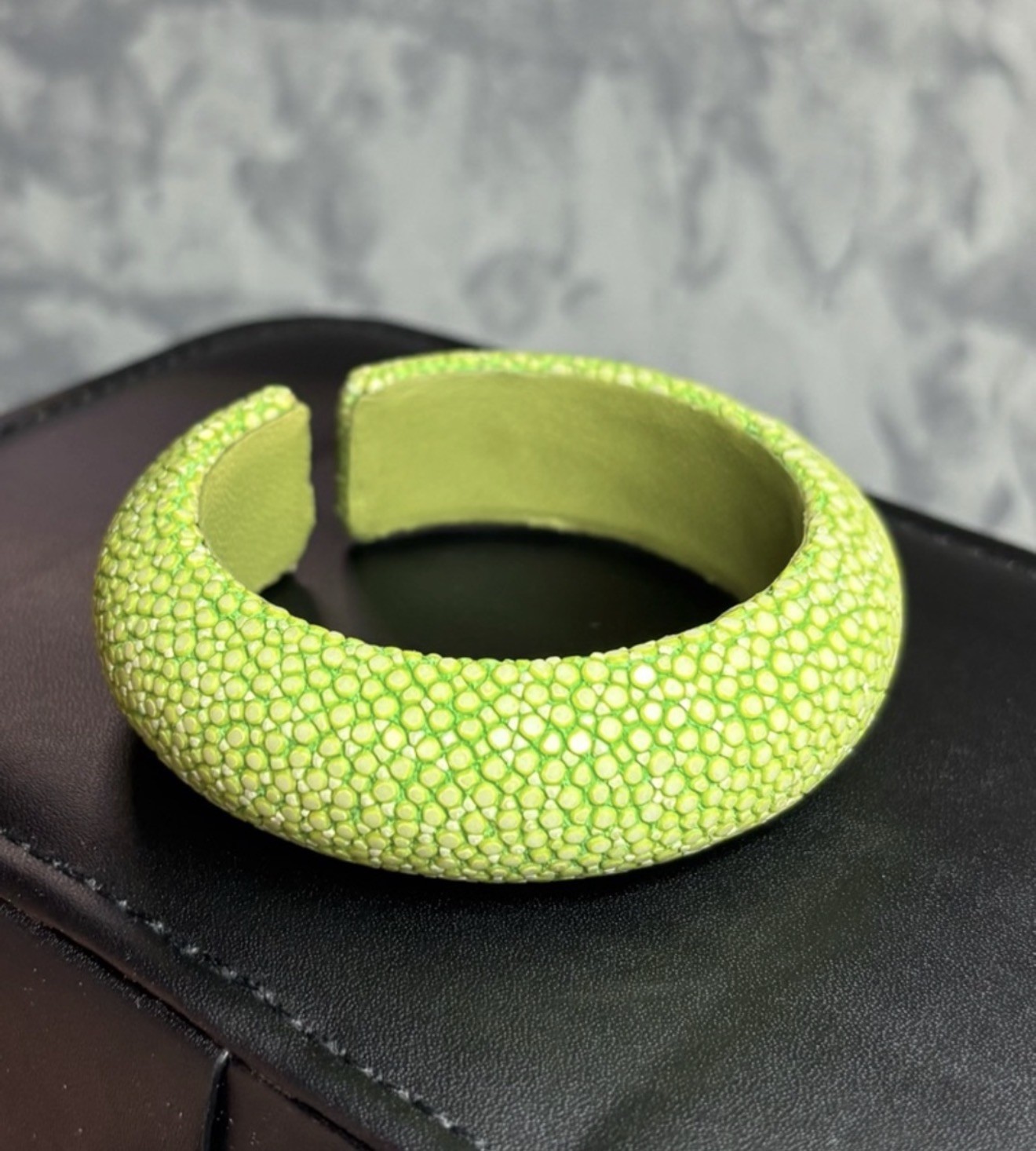 Beautiful Prized Genuine Green Stingray Leather Cuff Bangle Size 6.5”