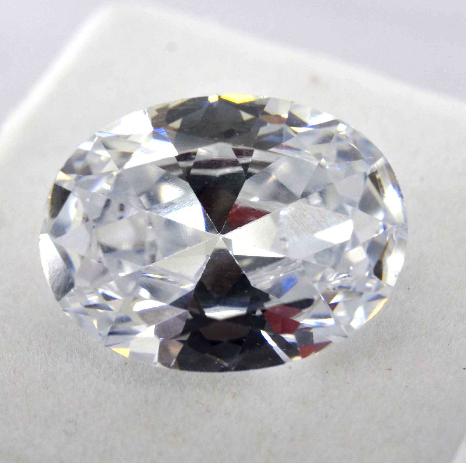 Natural White Zircon Oval Cut 15 Ct Cambodian GIE Certified Loose Gemstone