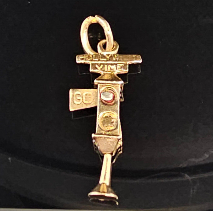 Vintage 14K Gold ~HOLLYWOOD VINE STOP GO YES NO TRAFFIC SIGNAL~ Pendant Charm