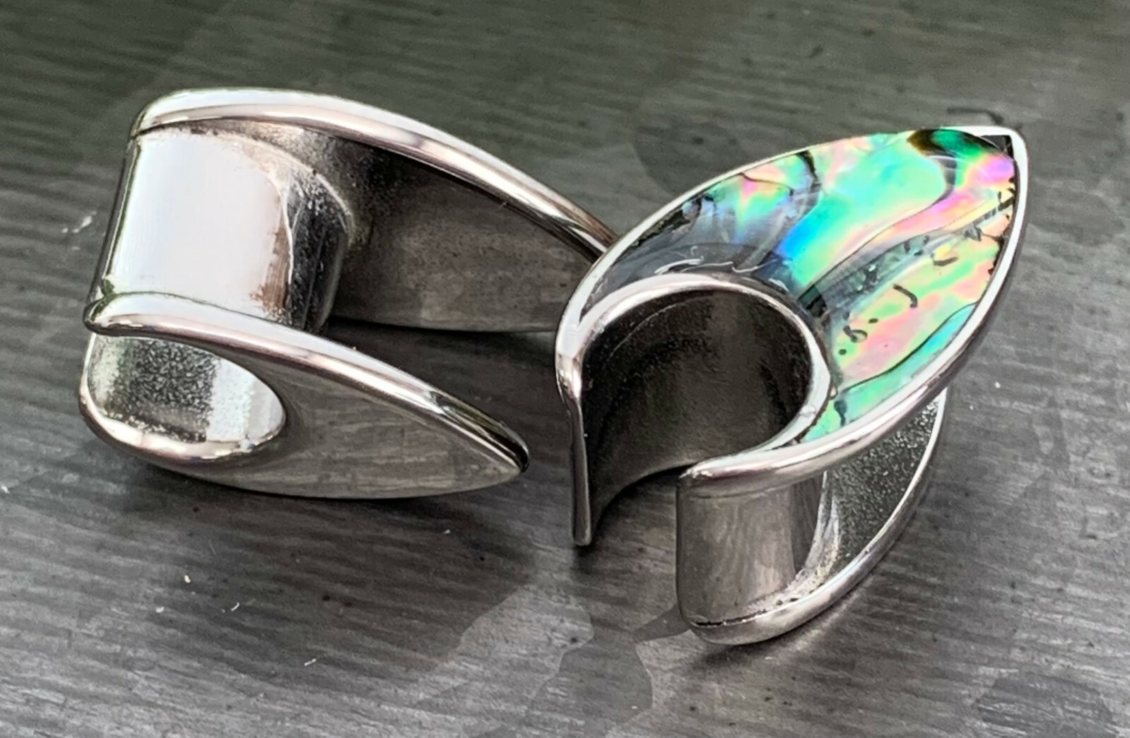 PAIR Abalone Tear Drop Saddle Ear Spreader Surgical Steel Tunnels Plugs Gauges