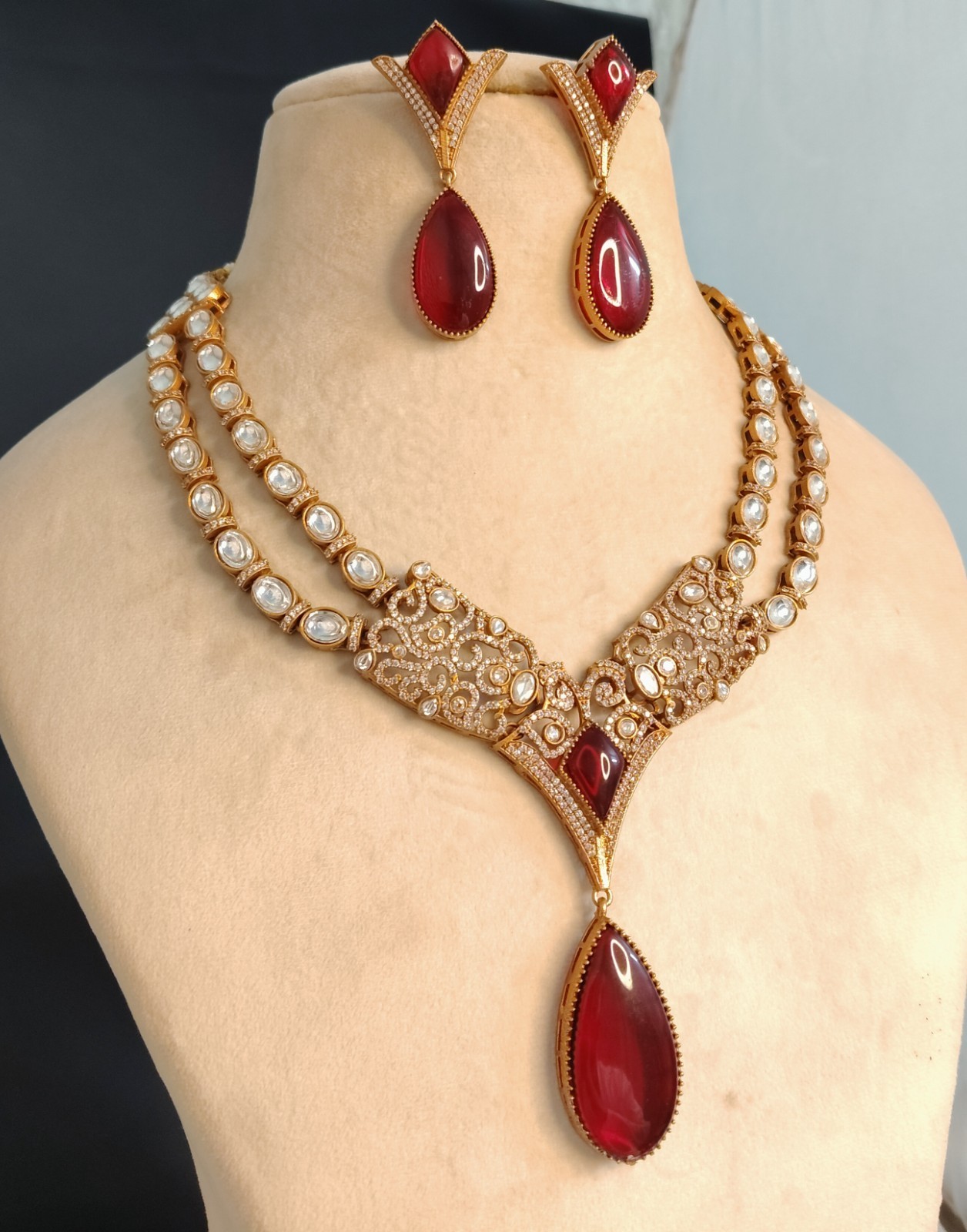 Ayra Pakistani Design Ruby Red Kundan Necklace with Teardrop Pendant Roz Jewelle