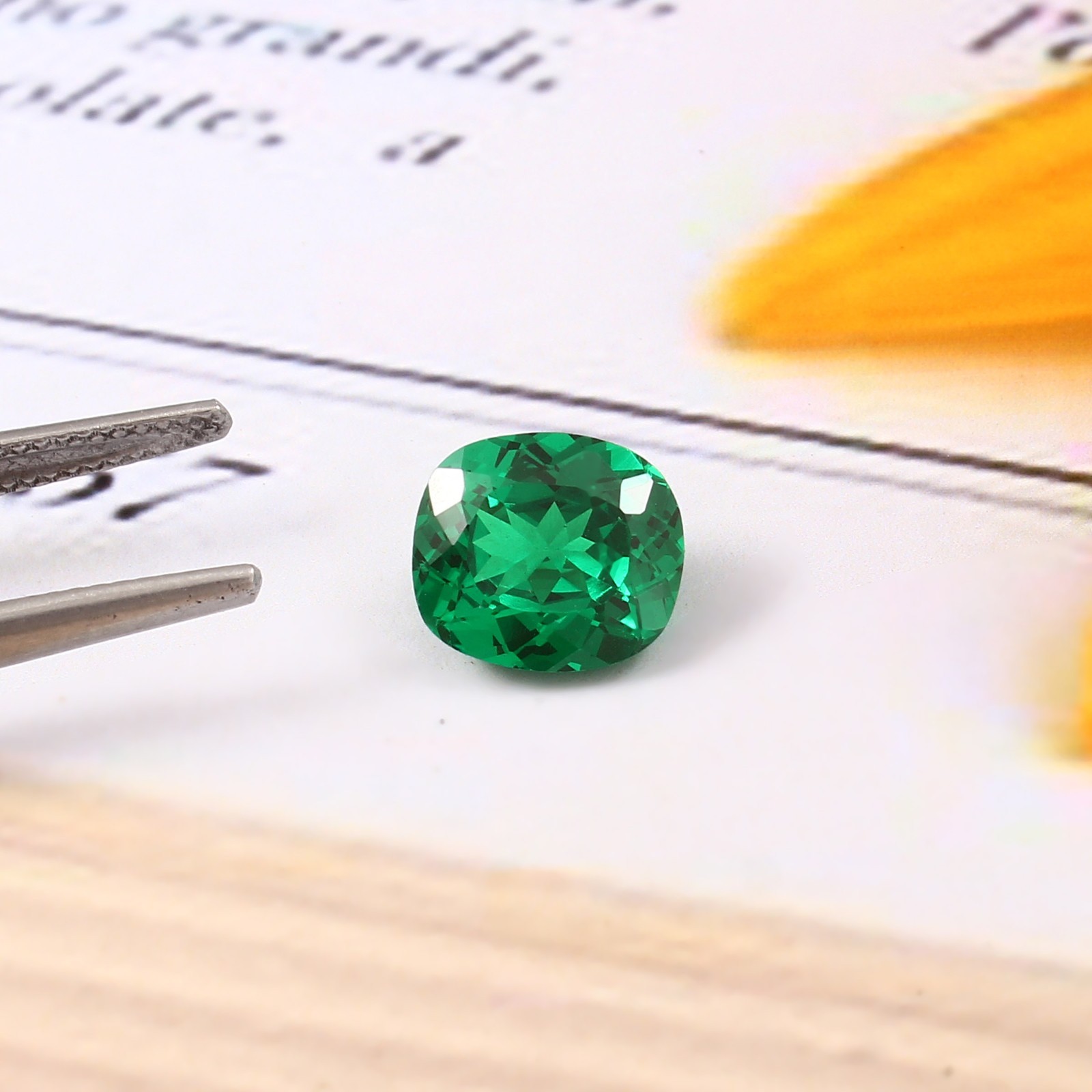 Fine Quality Hydrothermal Colombian Emerald Loose Cushion Gemstone Cut 16×14 MM
