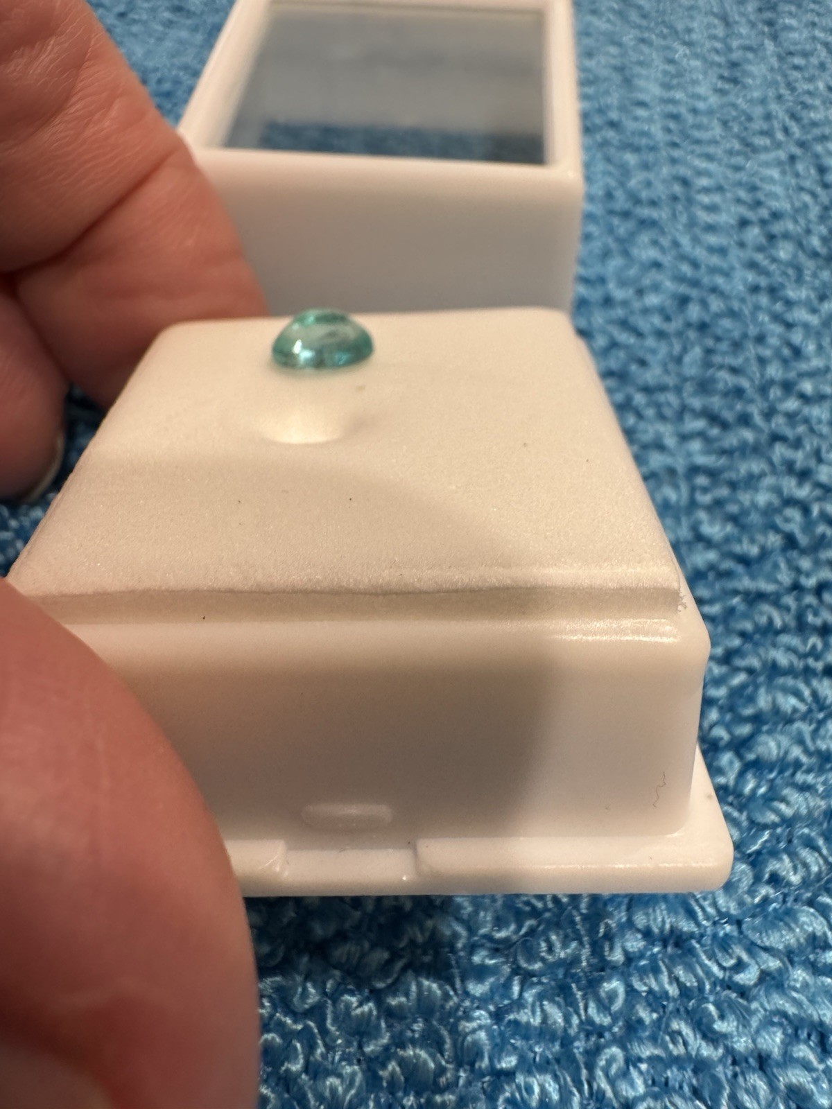 Vintage JTV Loose Colombian Emerald .75 Ct 7x5mm Oval Cut Natural