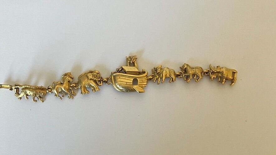 AJC Vintage Noah’s Ark Bracelet Brushed Gold Animals Signed NOS 1980s Noahs 6.5″