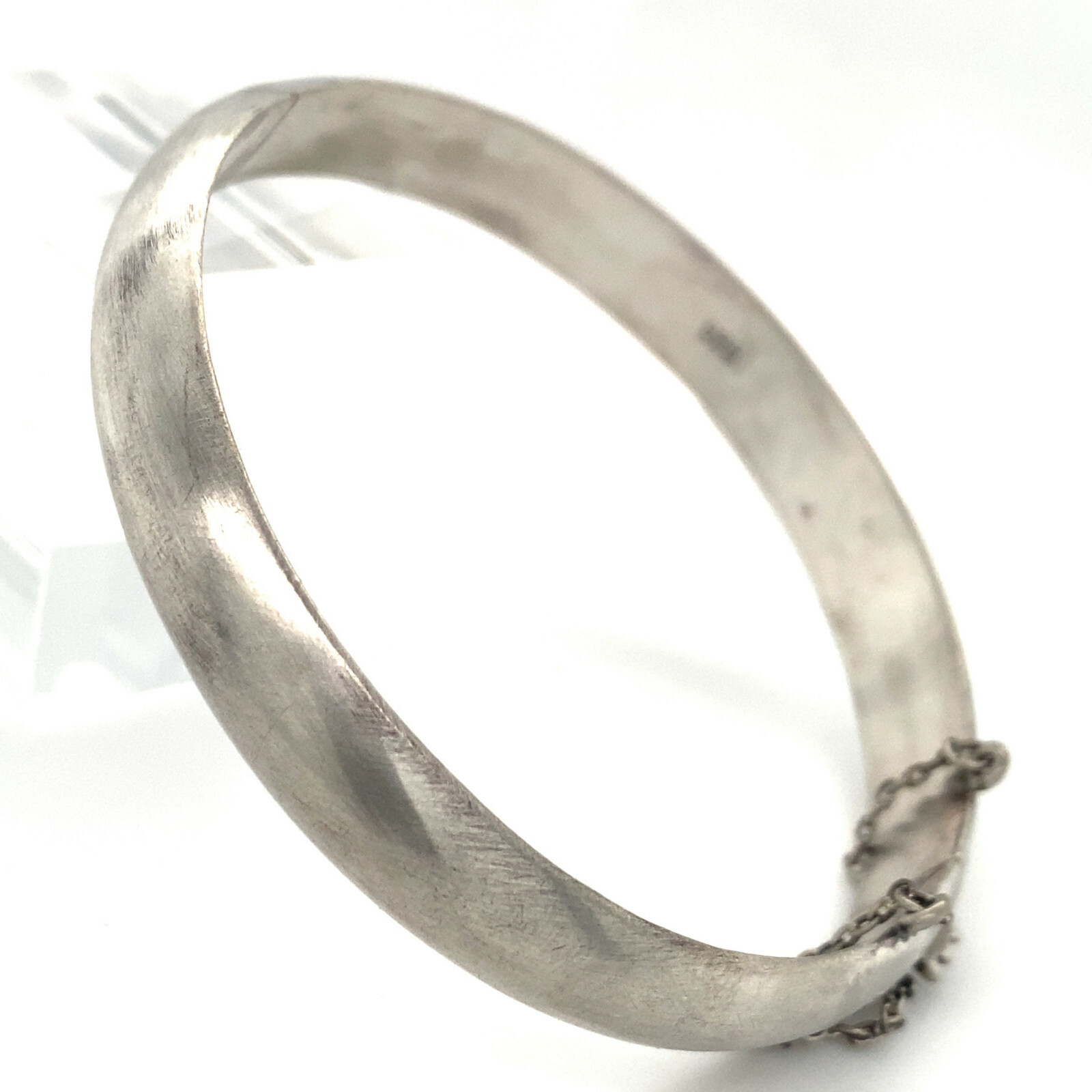 7″ Satin-Finished Sterling Silver Hinged Bangle w Safety Chain, 9mm Width & 11g