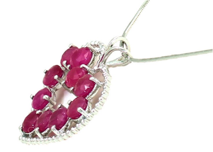 2.86ct Ruby Necklace in 18K White Gold