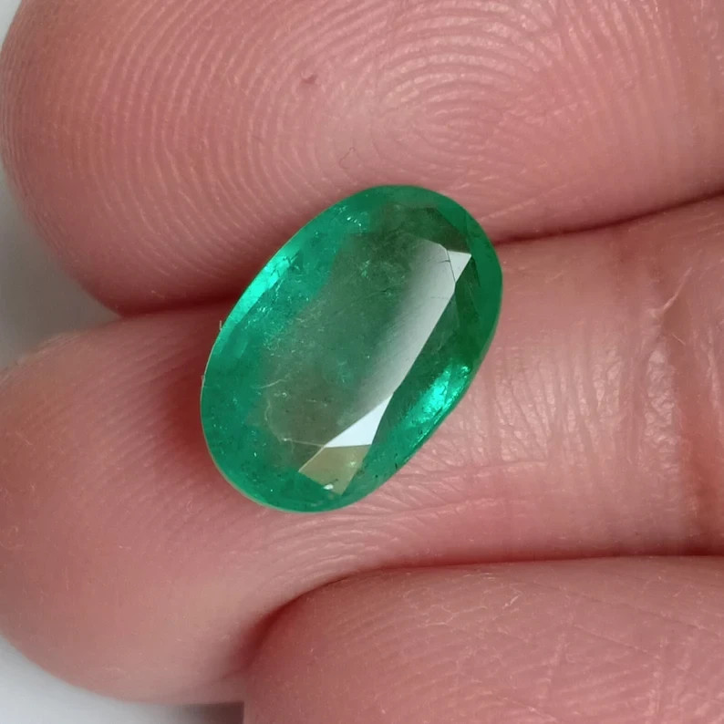 Certified 2.60Ct Medium Green Natural Emerald Oval Loose Gemstone May Birthstone