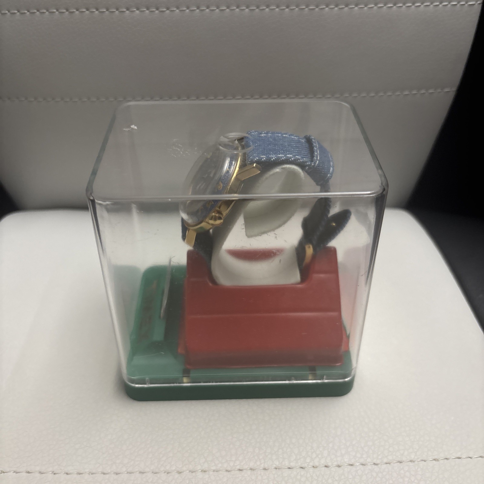 Timex Snoopy Denim Quartz Wristwatch Blue Denim Strap Gold-Tone Case Box