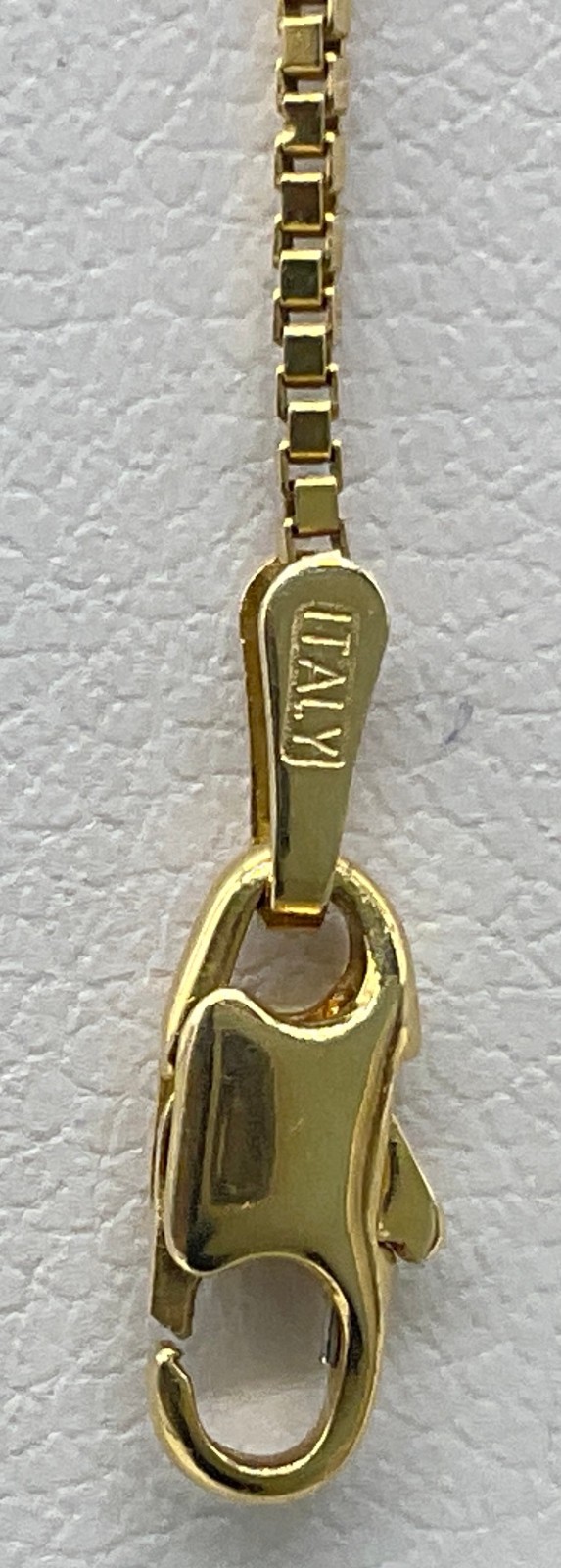 14k Gold Box Link Chain Necklace Unoaerre Italy 18in, 2.5g, 0.8mm
