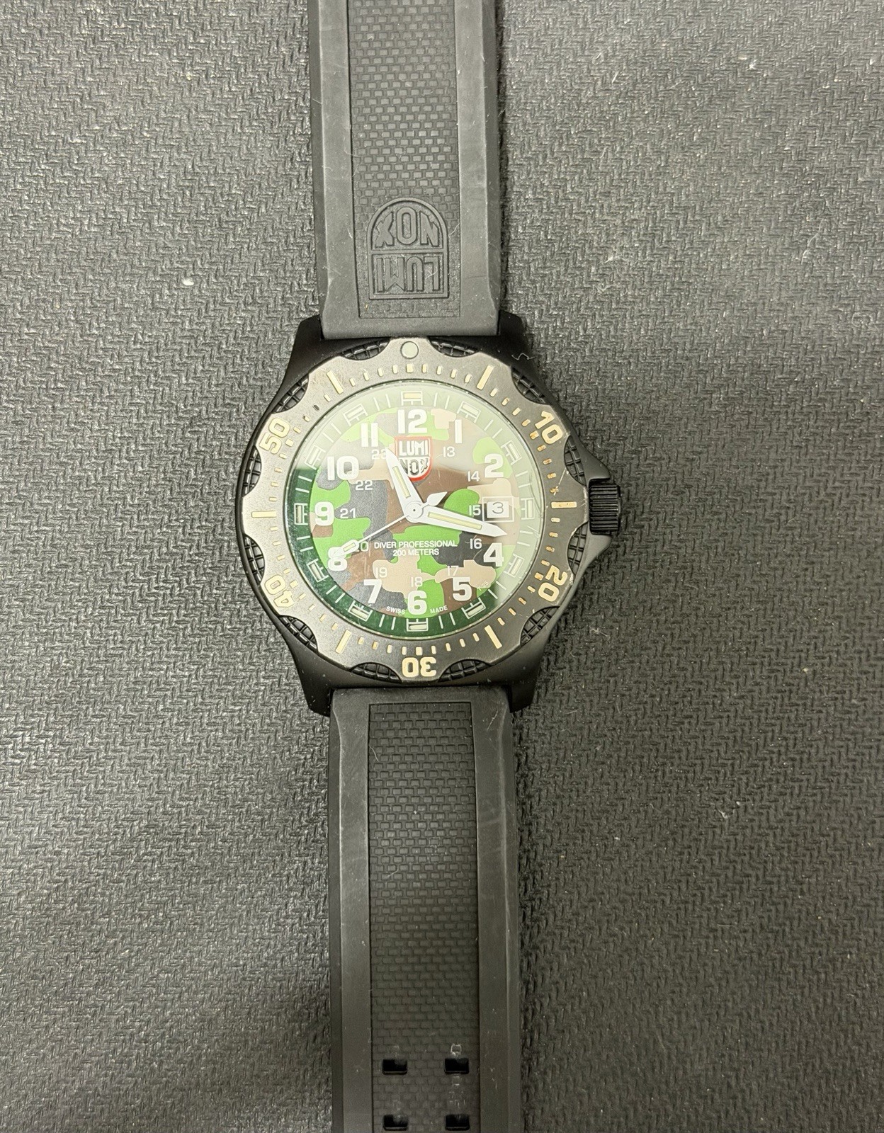 Luminox 3400 Series – F-117 Nighthawk / Navy SEAL Woodland Camo Diver Box Papers