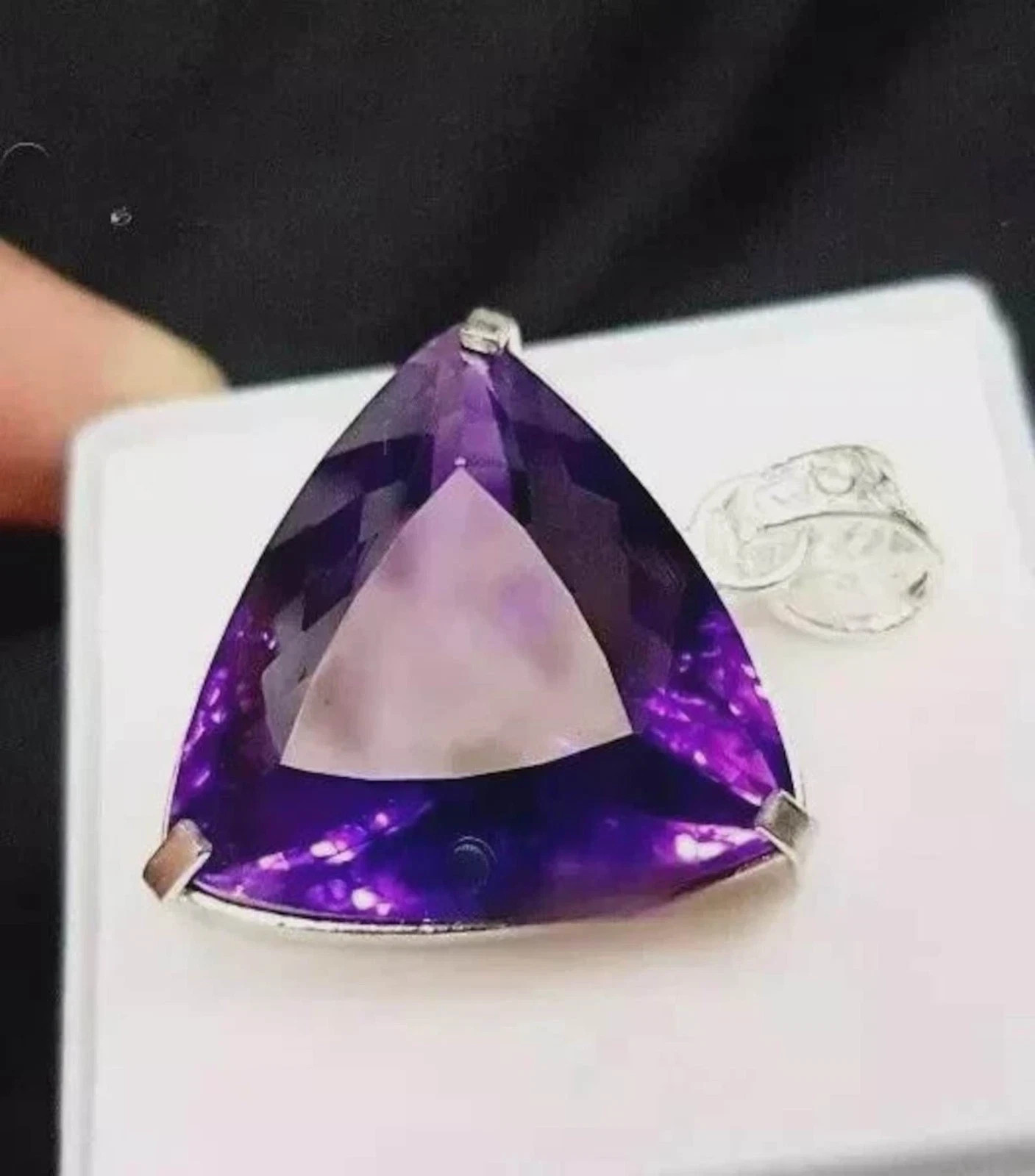 21 Ct Natural Ceylon Purple Sapphire Trillion Cut Certified Gemstone Pendant