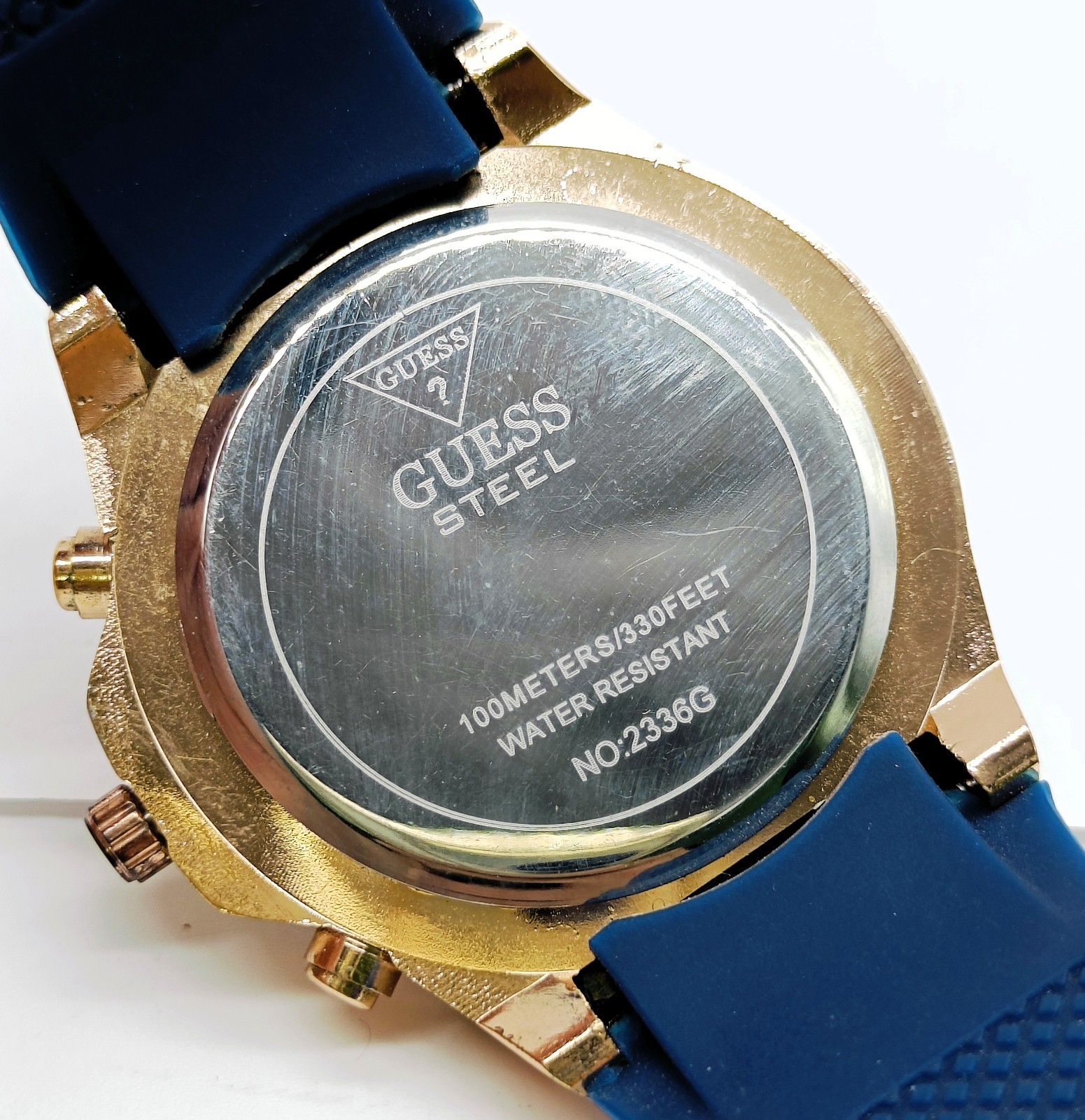 Amazing Guess Chronograph Date Indicator Quartz Analog Men’s Wrist Watch
