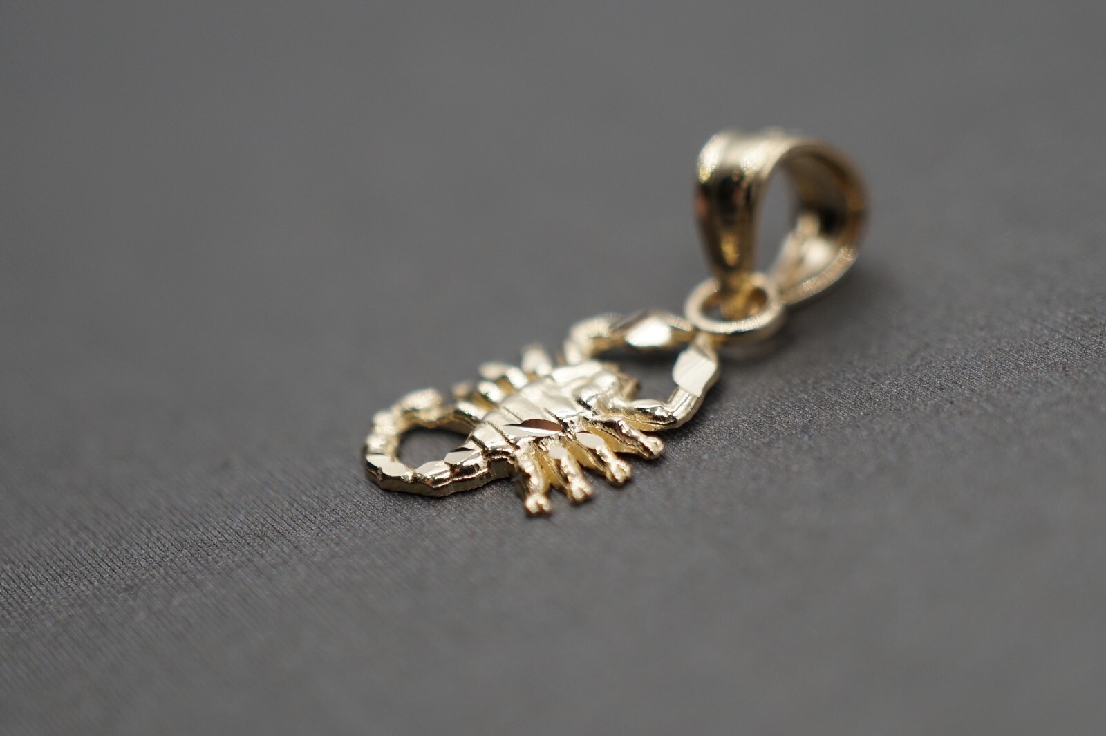 10K Solid Yellow Gold 0.65″ Super Tiny Diamond Cut Scorpion Charm Pendant.