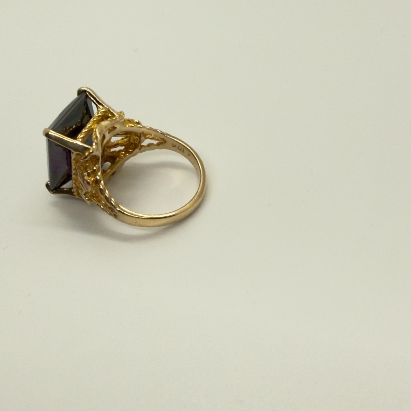 Vintage Landstrom’s Black Hills Gold 10K & 12K Synthetic Alexandrite Ring Sz 6