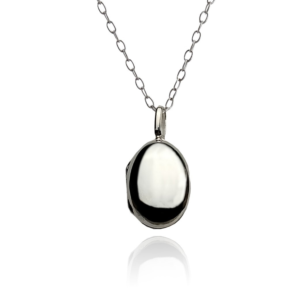 FashionJunkie4Life Sterling Silver Polished Locket with Large Bail, 18″ Chain