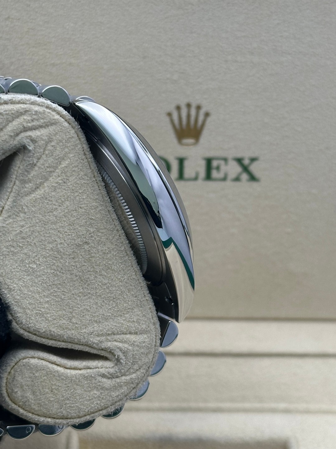 Rolex 126300 Blue Roman