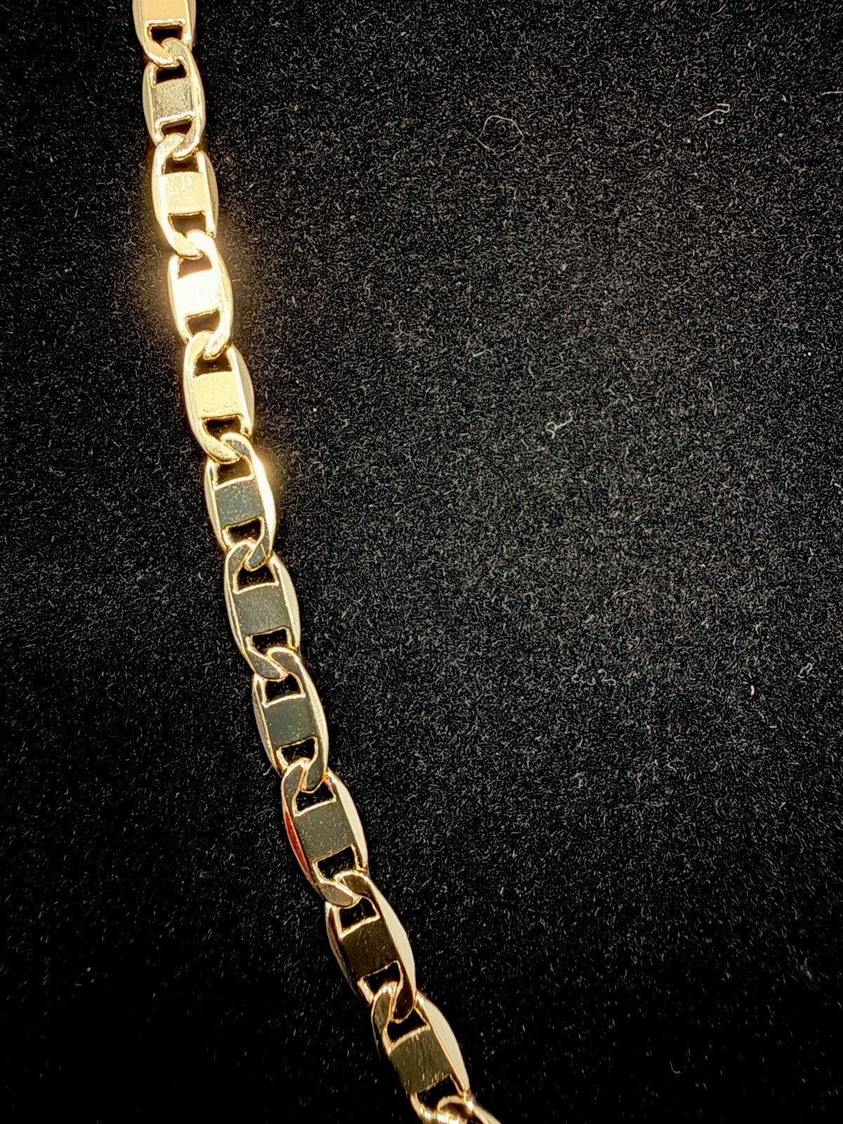 20in 4.8MM Mariner necklace w/gold finish. Perfect for everyday wear! BRAND NEW