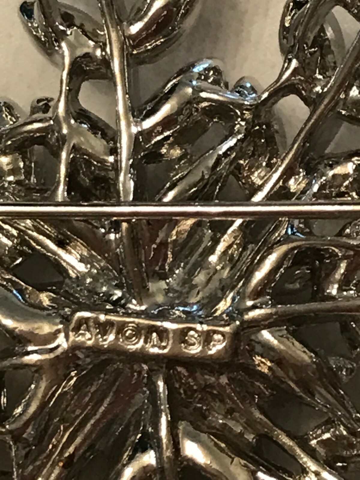 Avon Vintage Spray Pin/Brooch Silver with Crystals In Box See Description