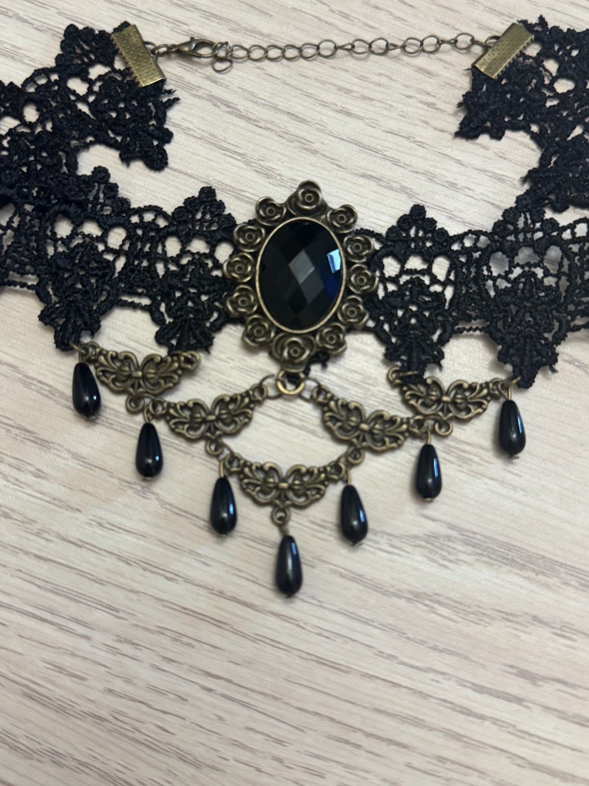 Gothic Black Lace Beaded Choker-Necklace, Victorian Look, Cosplay, Halloween
