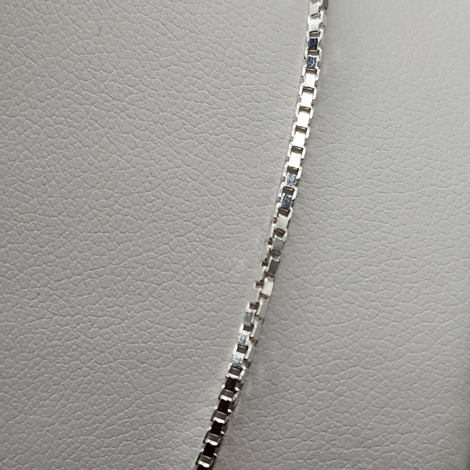 925 NEW Italian Sterling Silver Box Chain 18″ 1mm Width