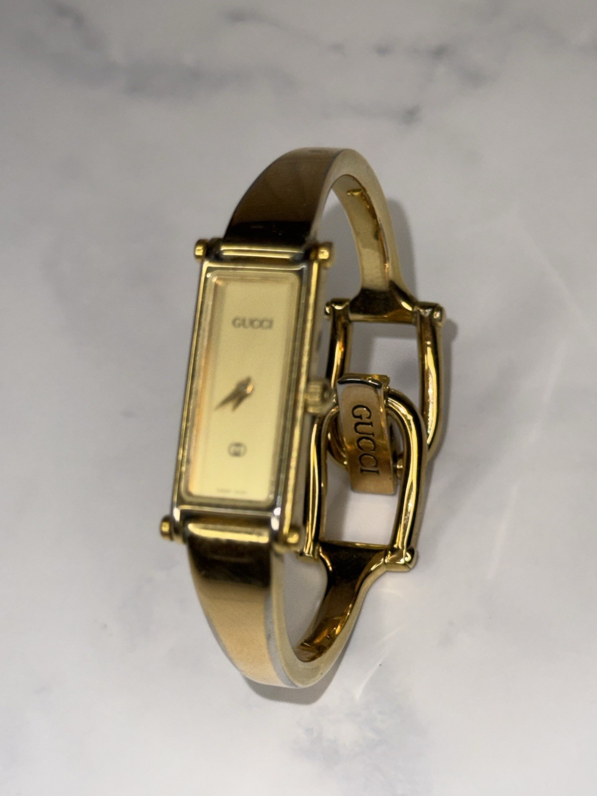 Vintage Gucci 1500L Womens Gold Tone Bangle Watch Horsebit Swiss Made Quartz
