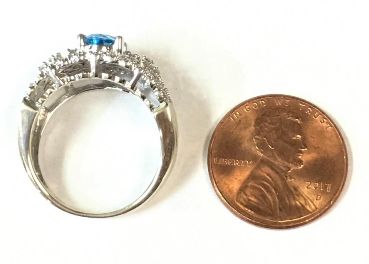 14k White Gold Ring with Blue Topaz and 0.16ctw Diamonds (Size 6.75) 5.3 gram