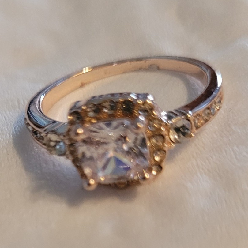 Rose Gold-Tone Halo Ring Cushion Cut Simulated Diamond – Size 6