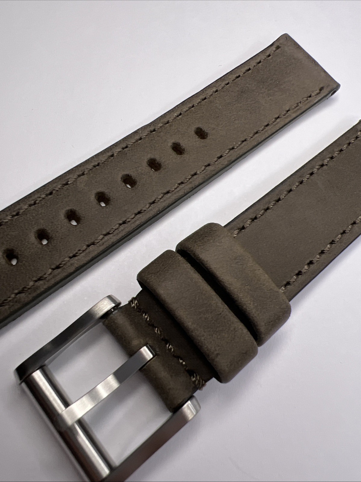 Filson Mushroom Gray/Brown 20mm – 20mm Horween Leather Watch Strap & Steel Tang