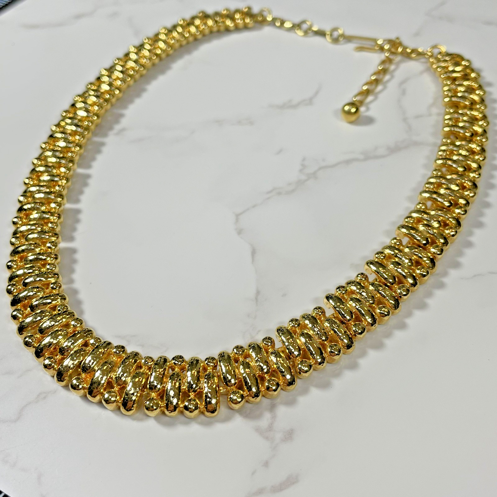 VTG Signed Trifari Gold Tone Statement Necklace Ribbed Link Collar Runway Glam