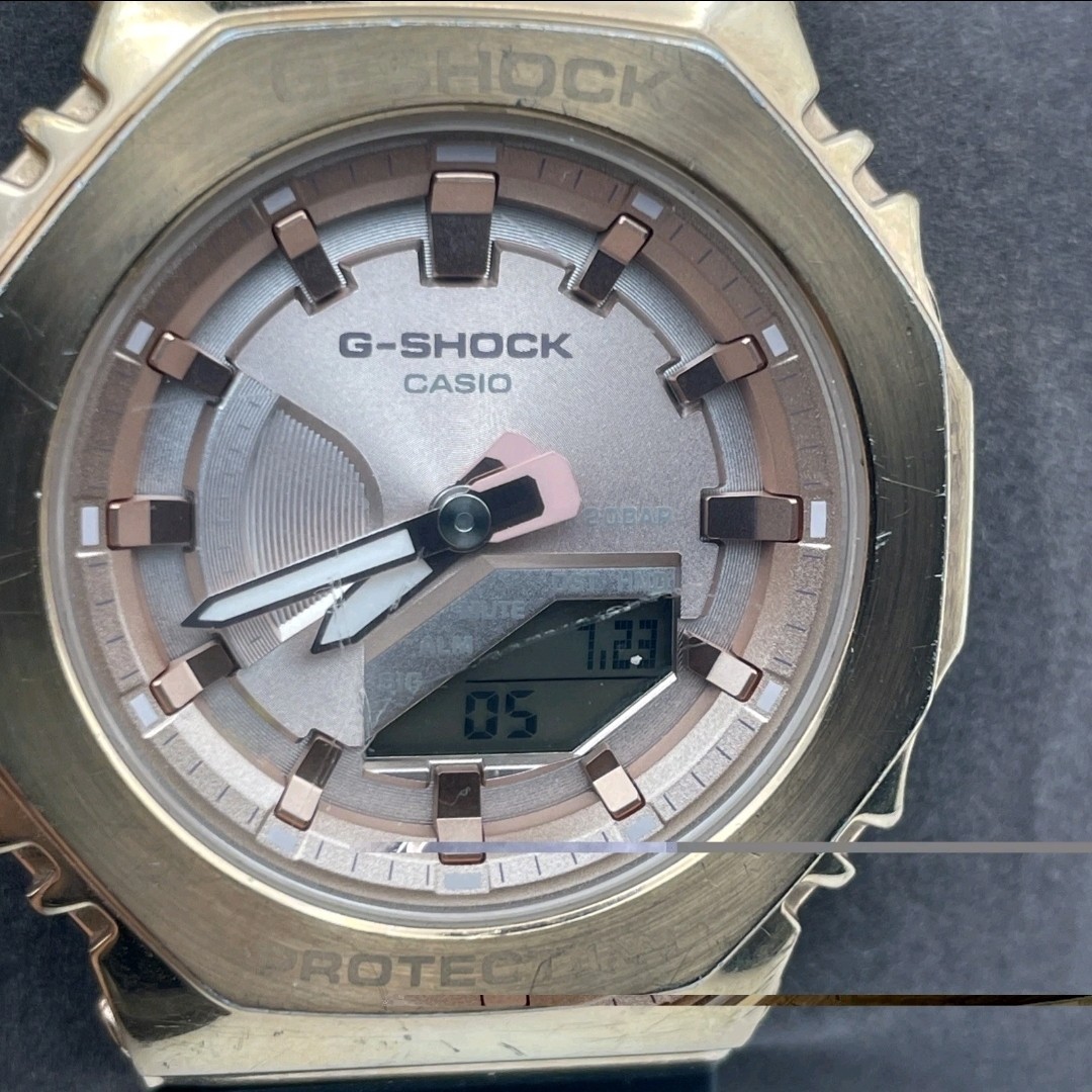 Casio G-SHOCK Analog/Digital Quartz Shock Resistant 200m Gold/Black