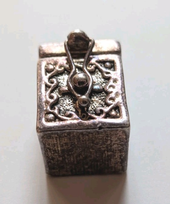 Vintage Sterling Silver Prayer Box Charm Necklace Pendant – 0.5″ x 0.75″