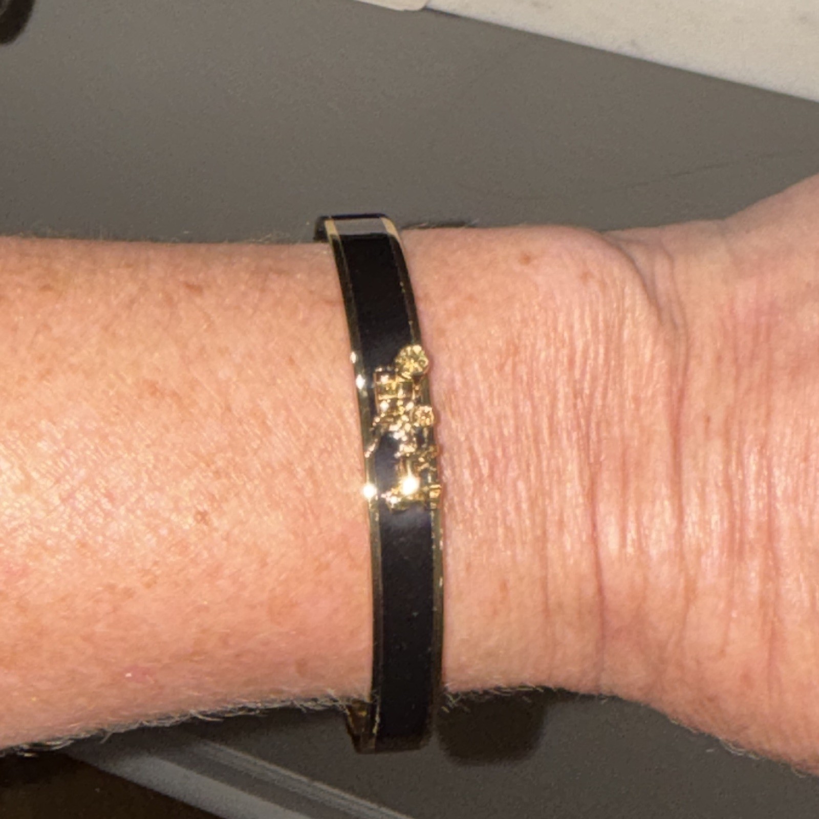 COACH Black Enamel Gold Tone Bangle Cuff Bracelet w/ Horse & Carriage Charm