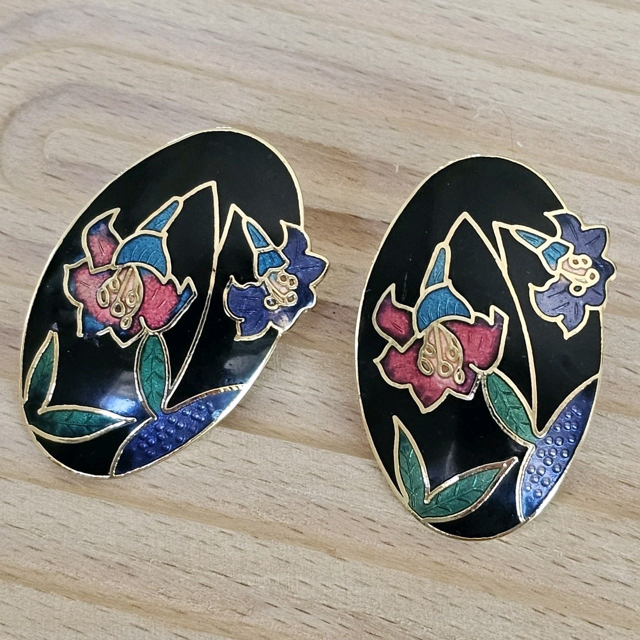 Vintage Cloisonne Enamel Lily Flowers Earrings Gold Tone Stud